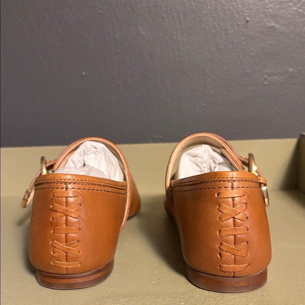 Frye Tan Leather Flats with Buckle 🌟🌟Brand New. With Box🌟 - Picture 5 of 15